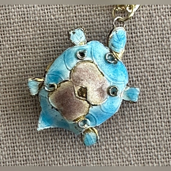 26 inch paper clip necklace with turtle pendant - Picture 2 of 5